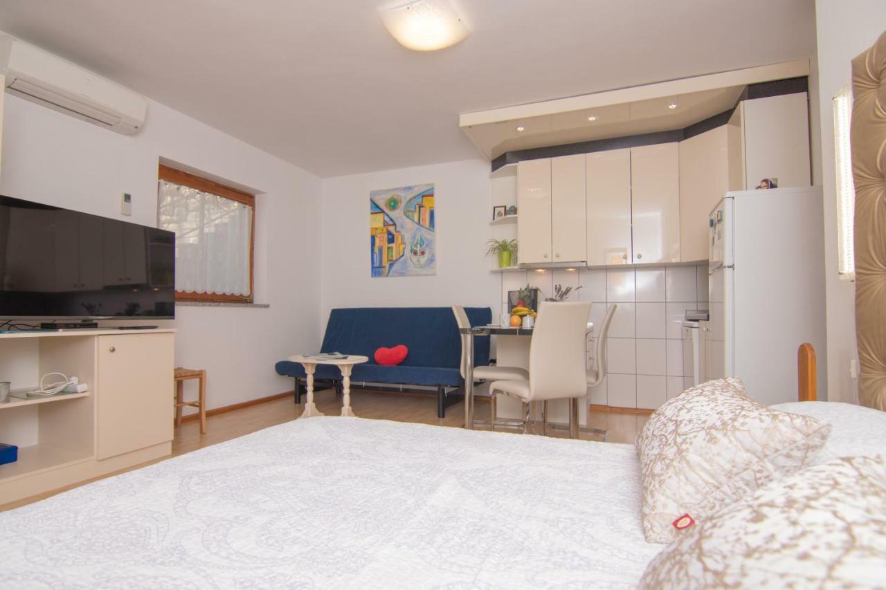 Apartmani Villa Kalinic Njivice Exterior photo
